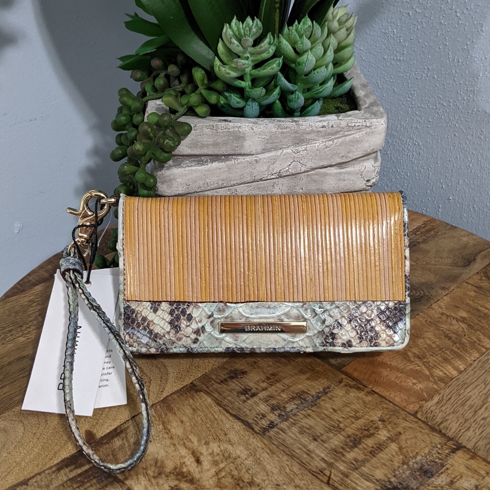 🤎SOLD💙NWT Brahmin Debra Tan Seabrook wristlet - Picture 1 of 9